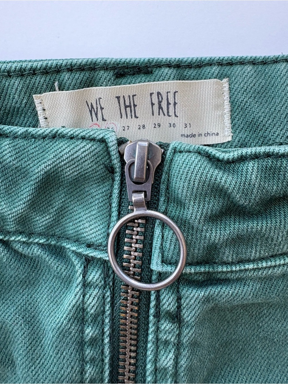 We The Free Green Denim Mini Skirt Size 26 Front Zip Raw Hem Utility Boho - Picture 3 of 7